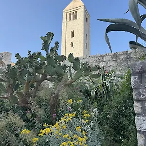 Maison d'hôtes & Old Town, Rab Town